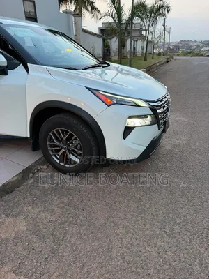 Nissan Rogue 2025 White