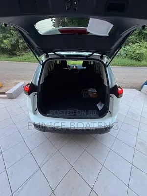 Nissan Rogue 2025 White