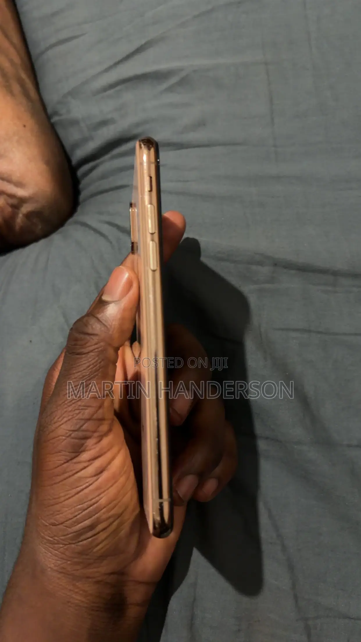 New Apple iPhone XS 64 GB Gold