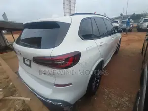 BMW X5 sDrive40i 2022 White