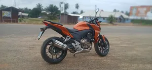 Honda CB 2018 Orange
