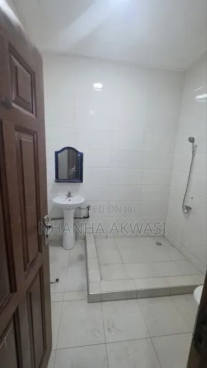 2bdrm Apartment in Klagon, Sakumono for rent