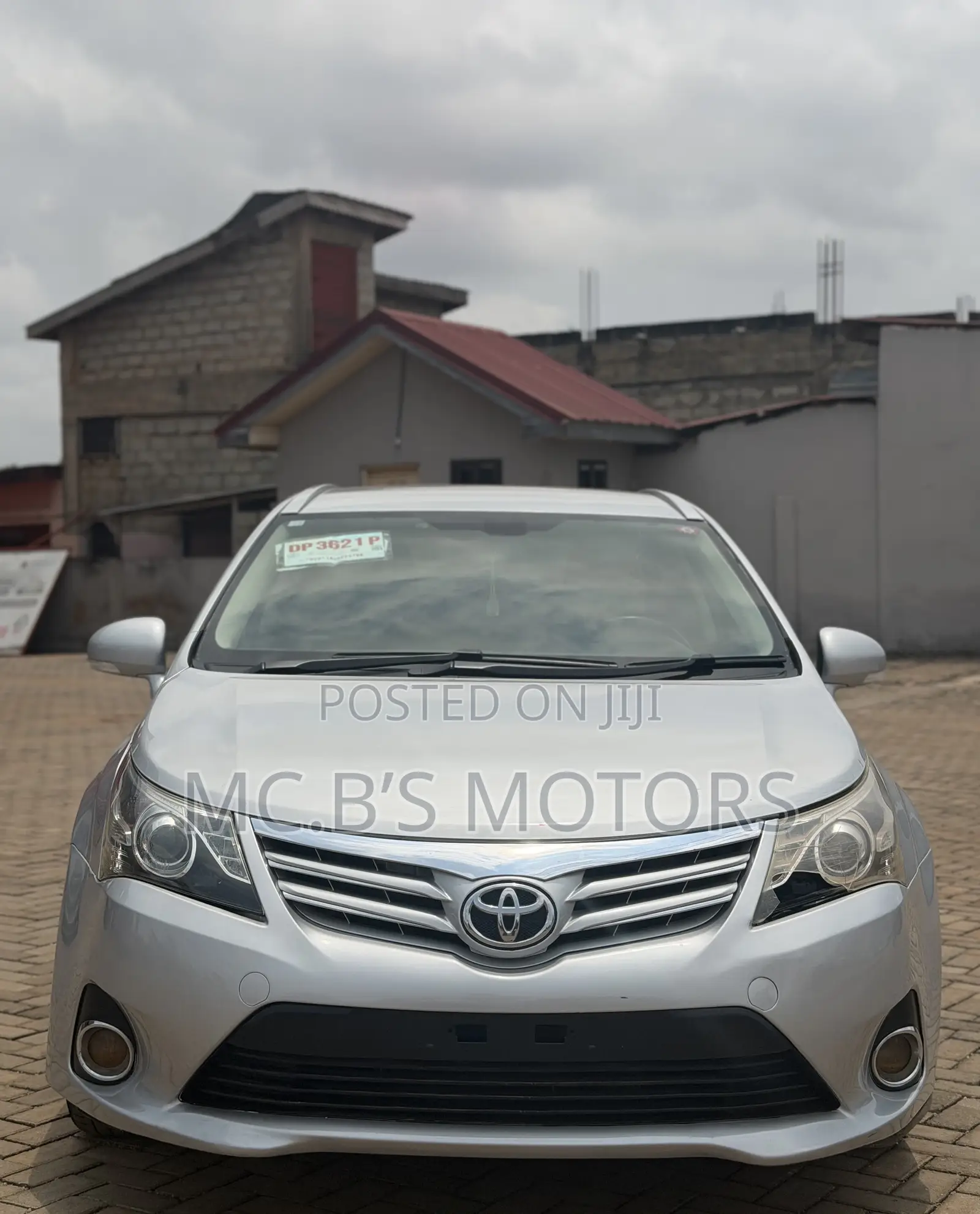 Toyota Avensis 2013 Silver