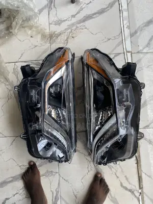 Toyota Rav4 2016-2017-2018 Headlight Pair