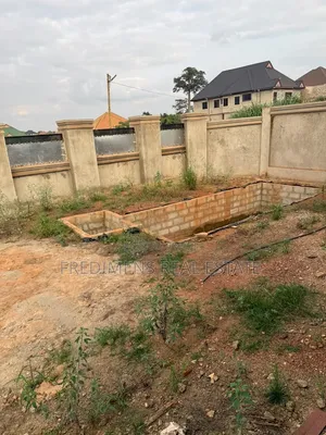 3bdrm House in Fredimens Real, Atwima Kwanwoma for sale