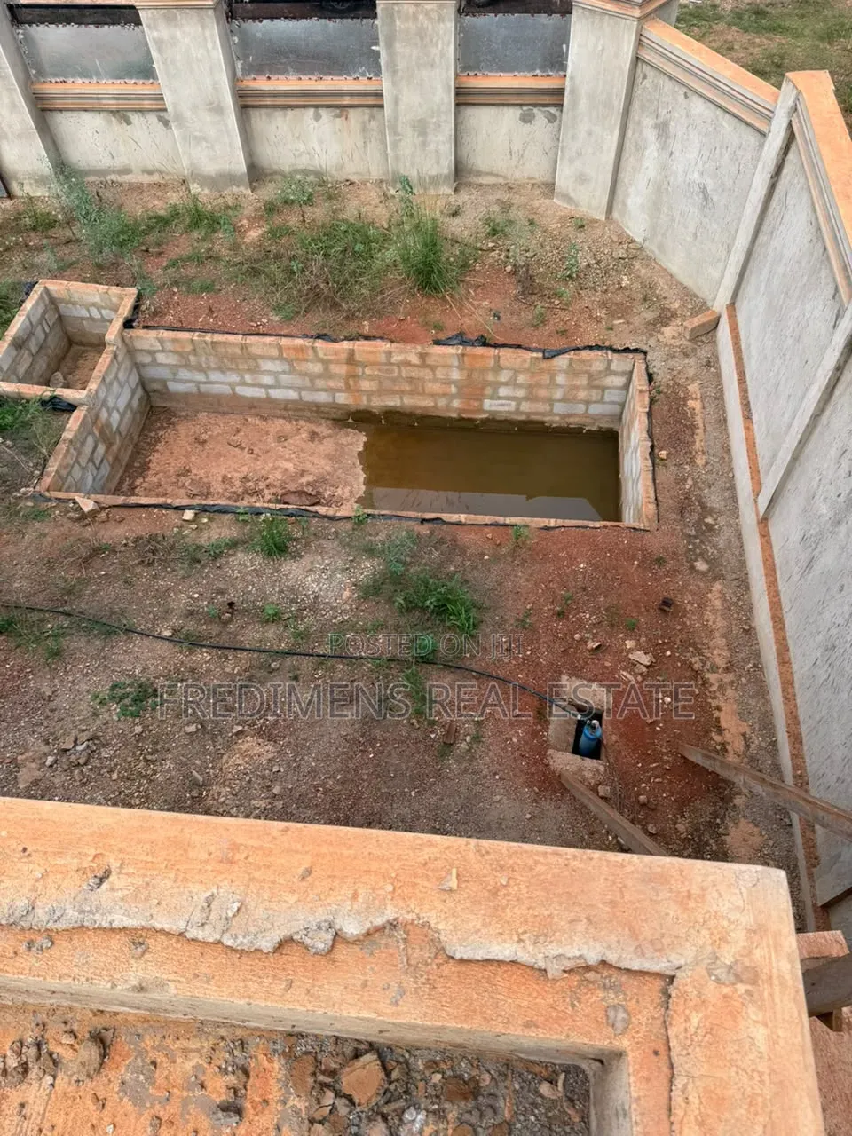 3bdrm House in Fredimens Real, Atwima Kwanwoma for sale