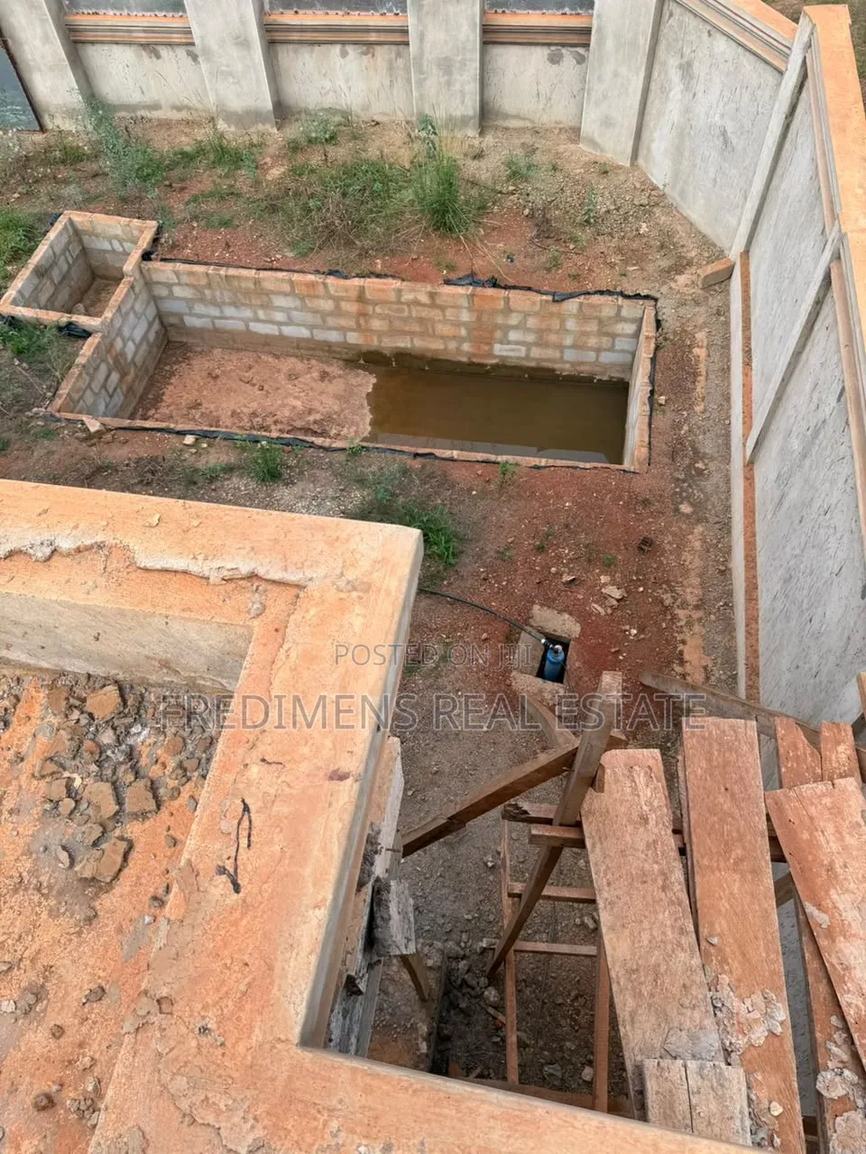 3bdrm House in Fredimens Real, Atwima Kwanwoma for sale