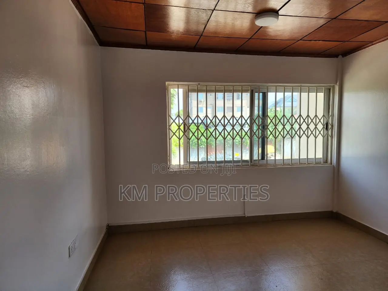 5 Bedroom House With 2bed Outhouse in Haatso.