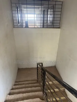 12bdrm Apartment in London Hills, Ofankor for sale