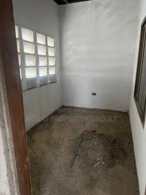 12bdrm Apartment in London Hills, Ofankor for sale