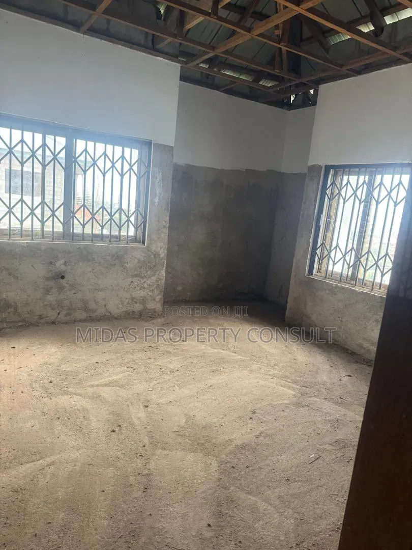 12bdrm Apartment in London Hills, Ofankor for sale