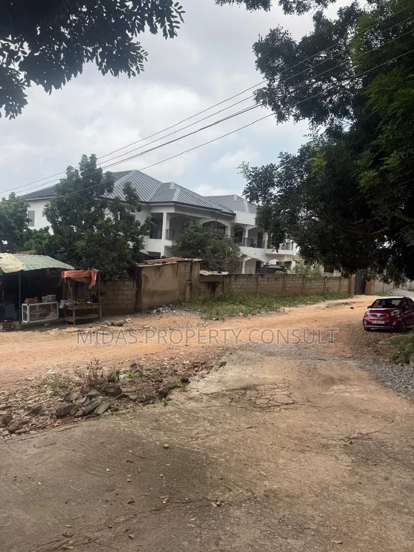 12bdrm Apartment in London Hills, Ofankor for sale