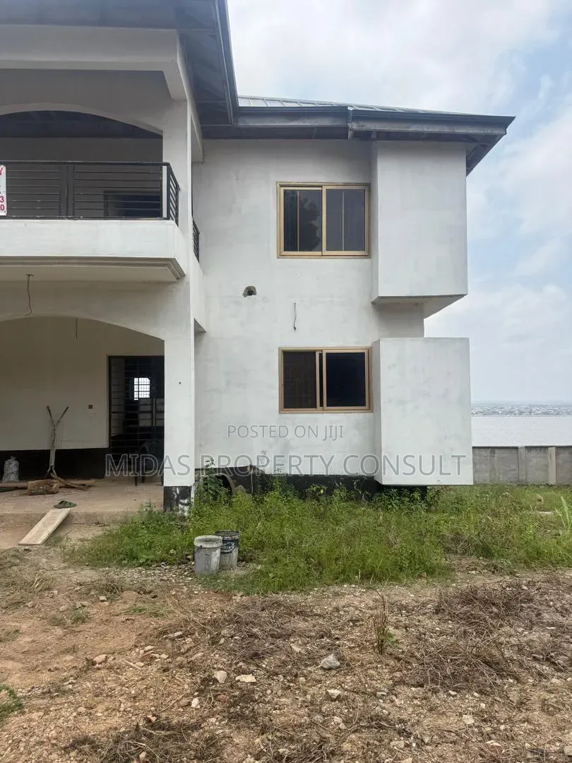 12bdrm Apartment in London Hills, Ofankor for sale