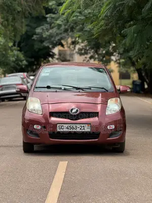 Toyota Vitz 1.3 AWD 5dr 2010 Brown