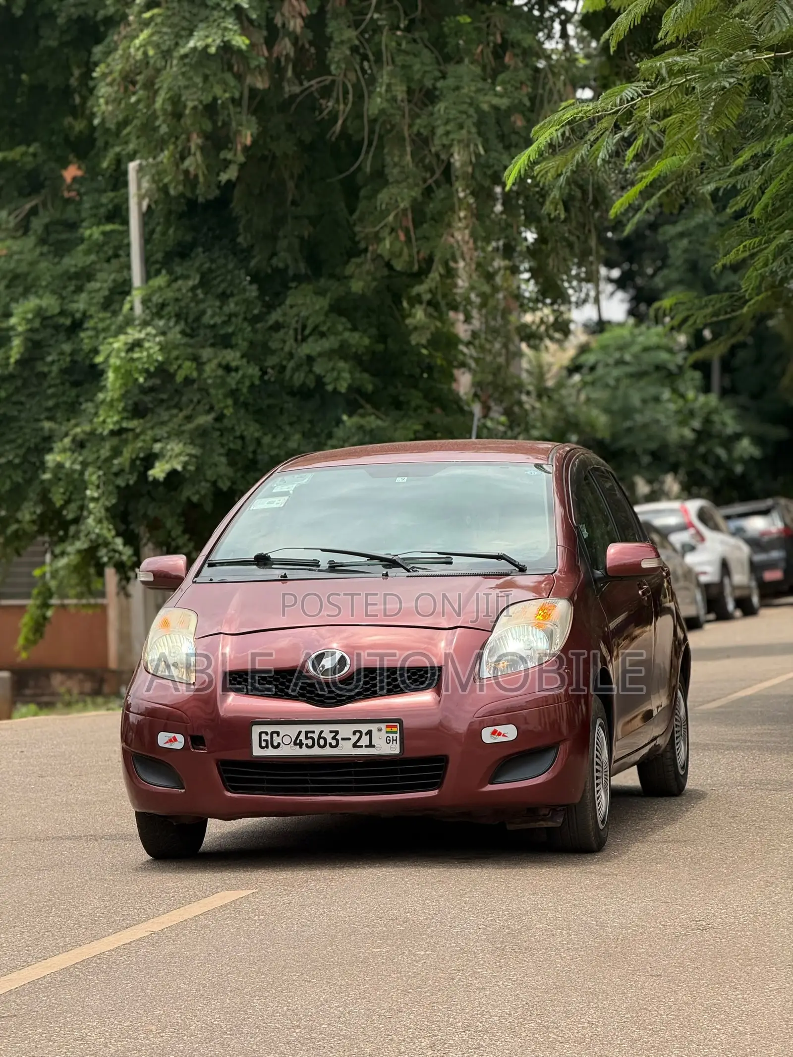 Toyota Vitz 1.3 AWD 5dr 2010 Brown