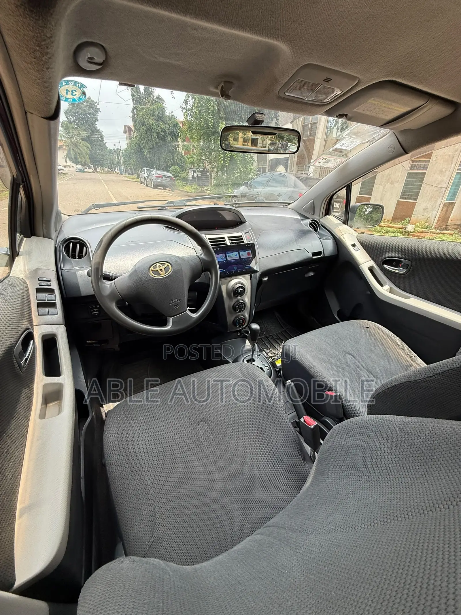 Toyota Vitz 1.3 AWD 5dr 2010 Brown