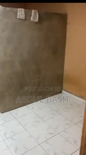 1bdrm Room & Parlour in Malejor for rent
