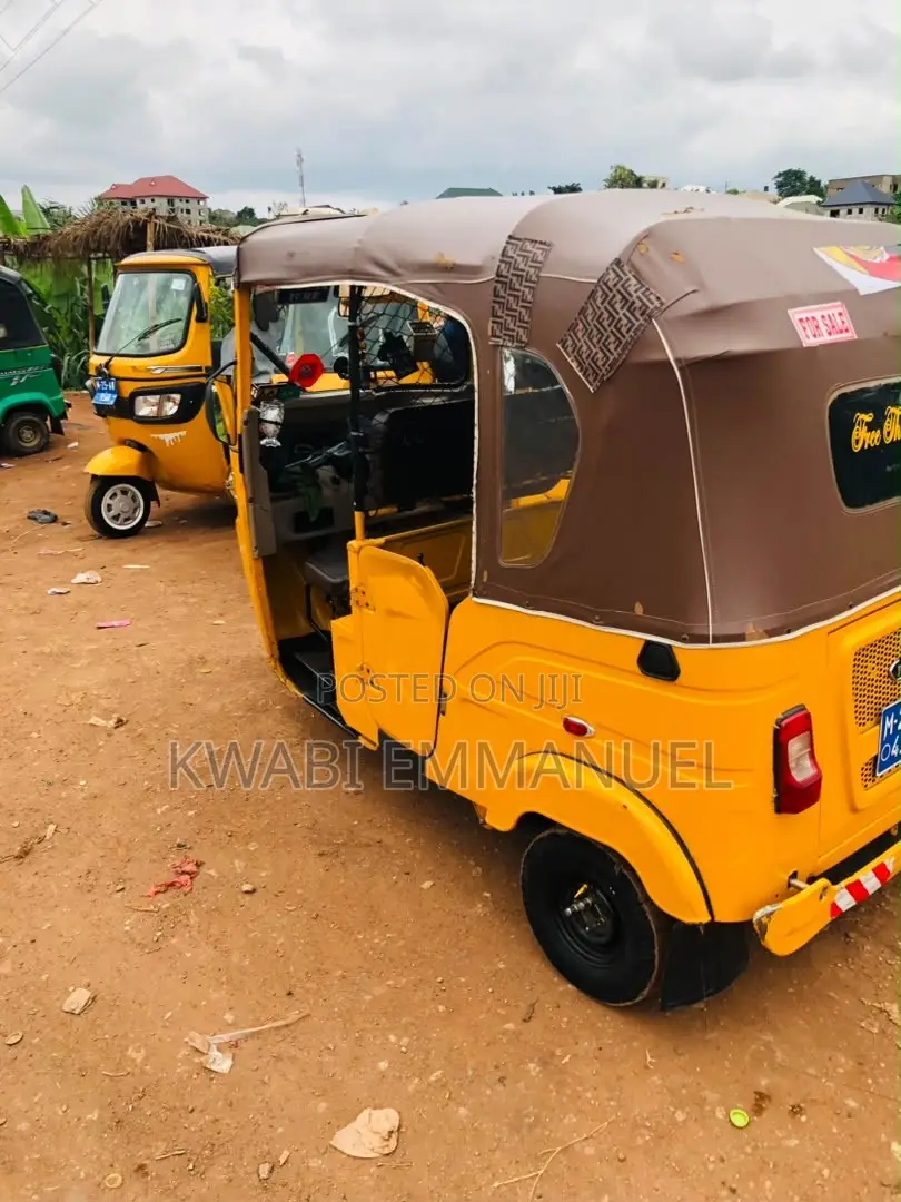 New Bajaj RE 2026 Yellow