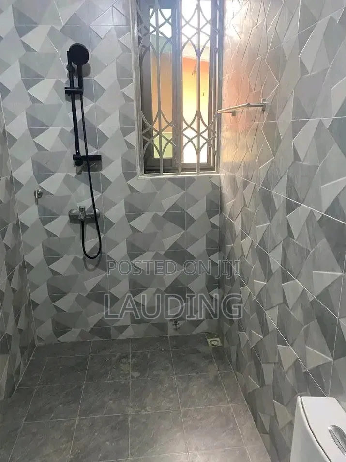 2bdrm Apartment in Baatsona Total for rent