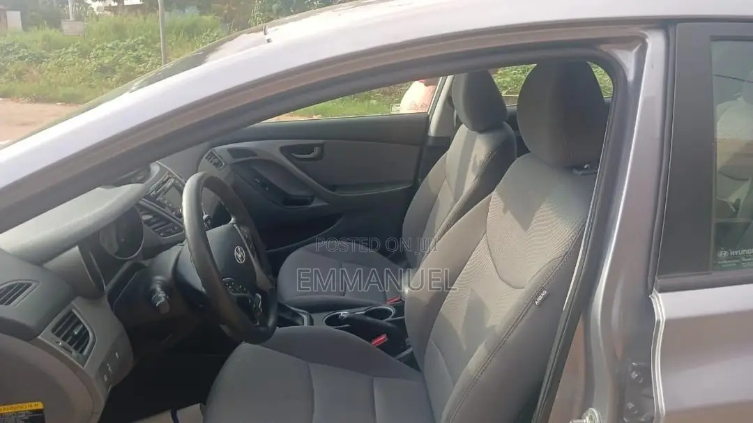 Hyundai Elantra SE Sedan FWD (1.8L 4cyl 6M) 2016 Gray