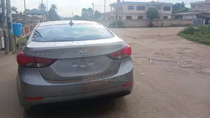 Hyundai Elantra SE Sedan FWD (1.8L 4cyl 6M) 2016 Gray