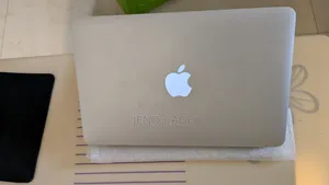 Laptop Apple MacBook Air 4GB Intel Core i5 SSD 256GB
