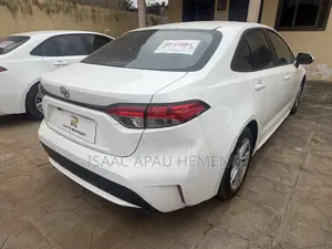 Toyota Corolla 2022 White
