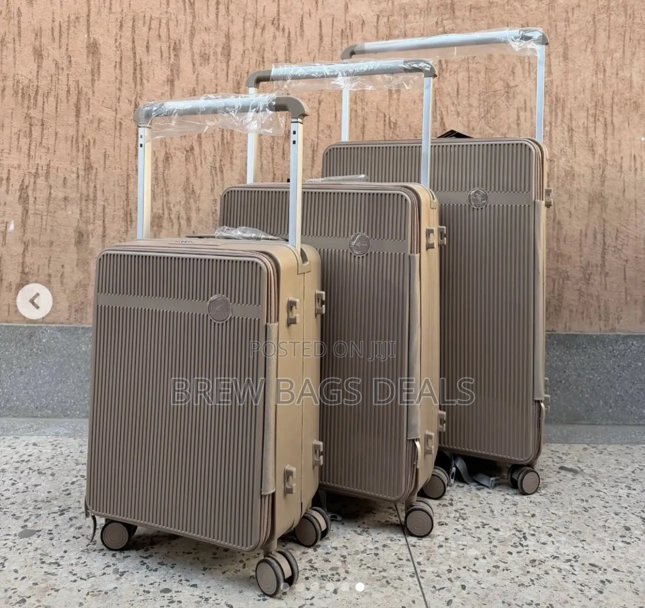 Premium Quality 3set Executive Custom Design Traveling Bag.
