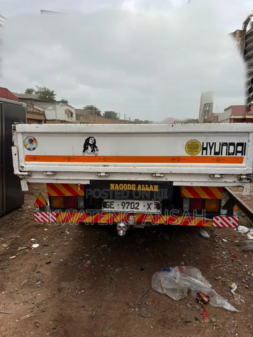 Hyundai Mighty 1