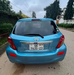 Toyota Vitz 1.3 AWD 5dr 2012 Blue