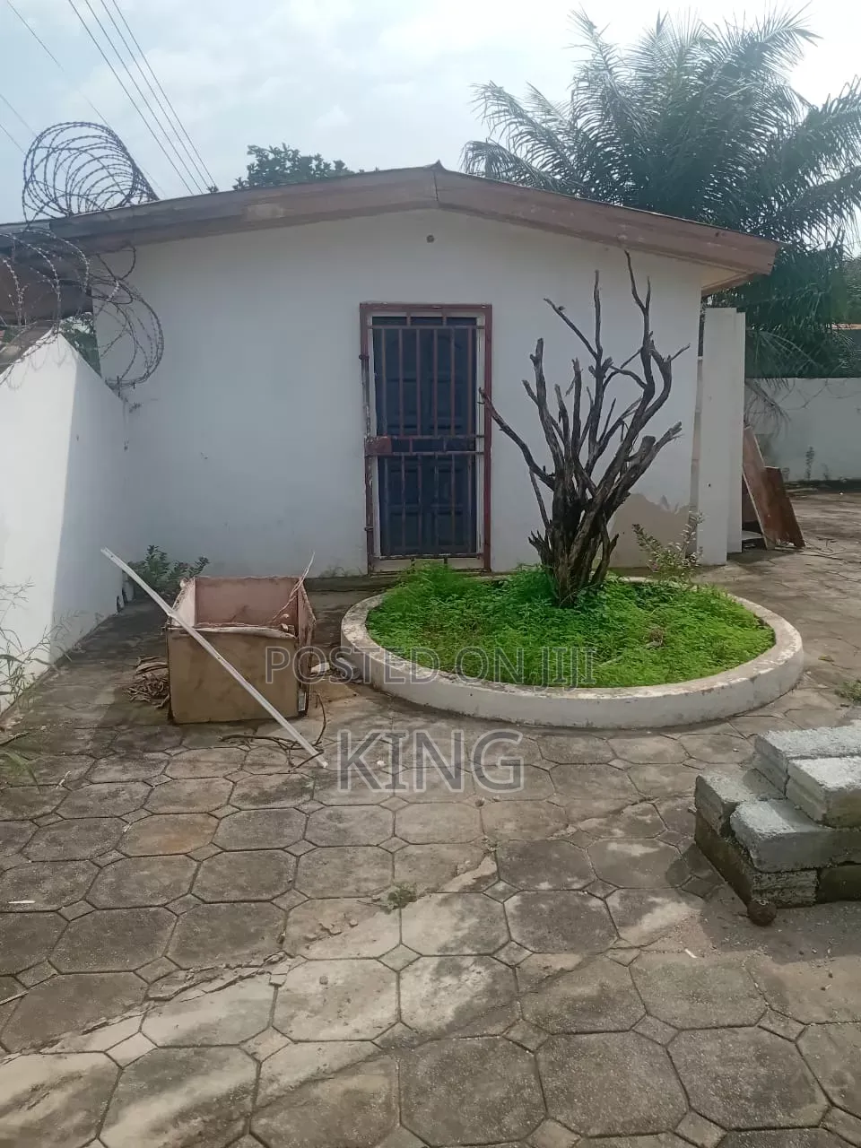 5bdrm Bungalow in Accra Metropolitan for rent