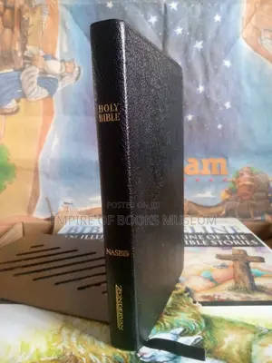 Zondervan NAS Thinline Bible, Bonded Leather Black ,Red Letter.