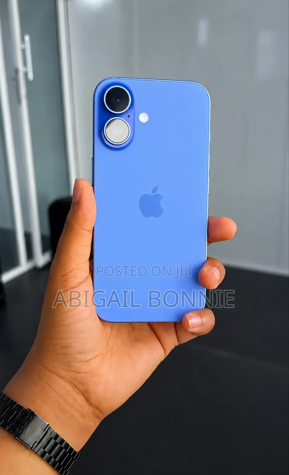 New Apple iPhone 16 256 GB Blue