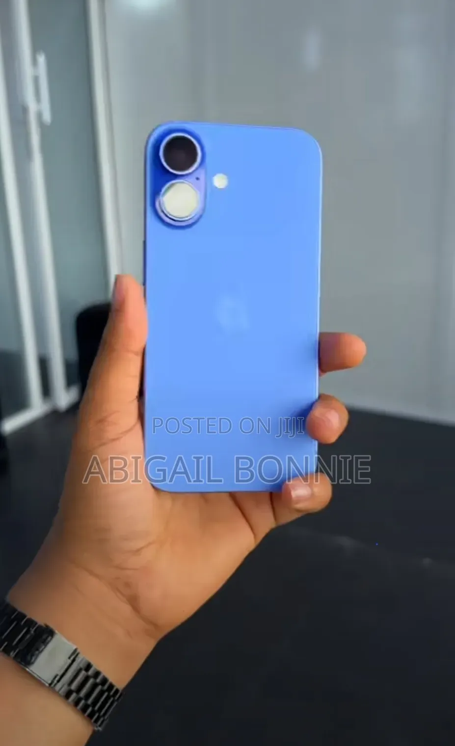 New Apple iPhone 16 256 GB Blue