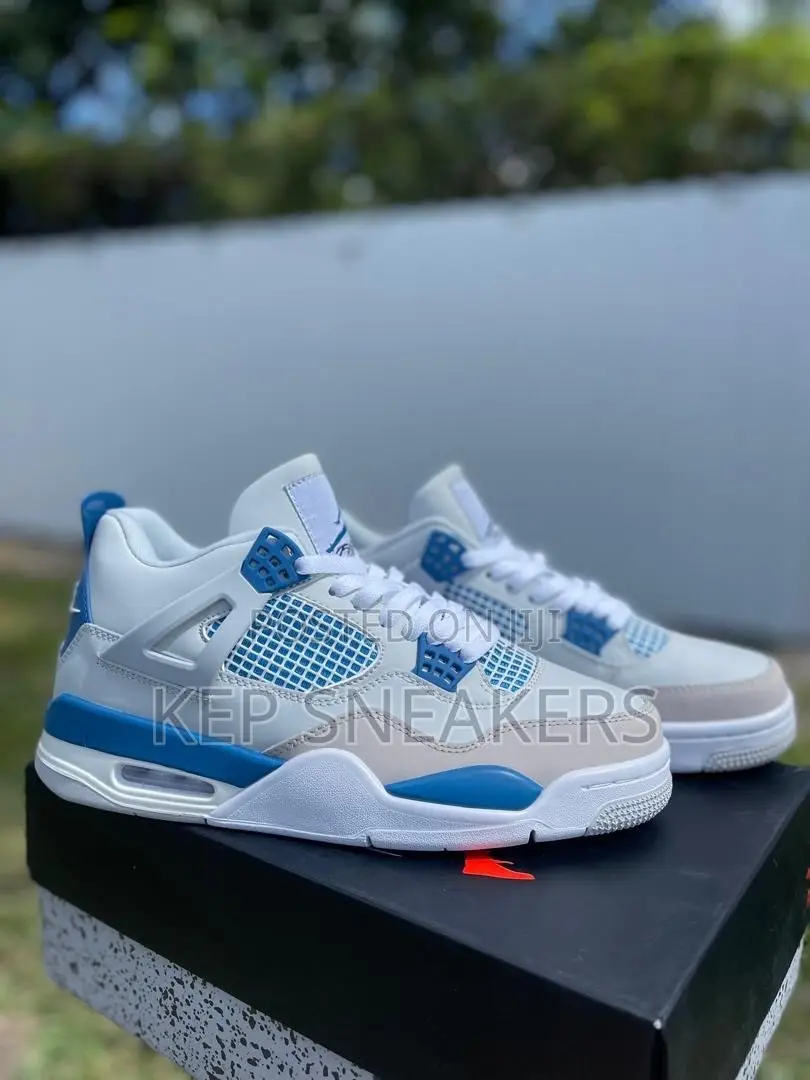 Nike Air Jordan 4 Retro "Military Blue"