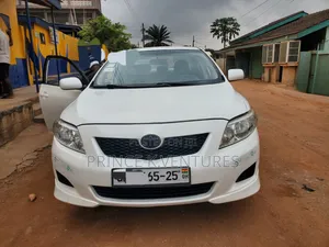 Toyota Corolla Base 4dr Sedan (1.8L 4cyl 5M) 2010 White