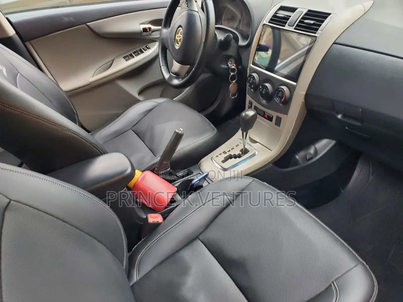 Toyota Corolla Base 4dr Sedan (1.8L 4cyl 5M) 2010 White