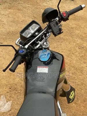 New Royal RY125 2025 Black