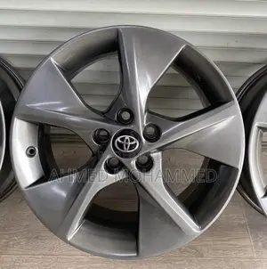 Toyota Camry SE Rim 18