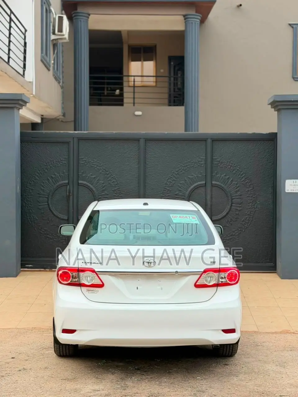 Toyota Corolla LE 4dr Sedan (1.8L 4cyl 4A) 2013 White