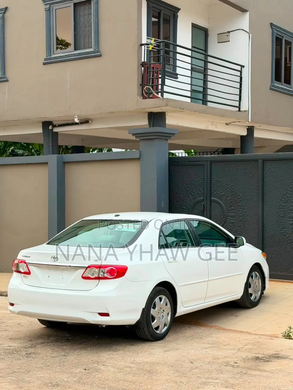 Toyota Corolla LE 4dr Sedan (1.8L 4cyl 4A) 2013 White