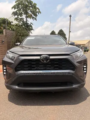 Toyota RAV4 XLE AWD 2023 Gray