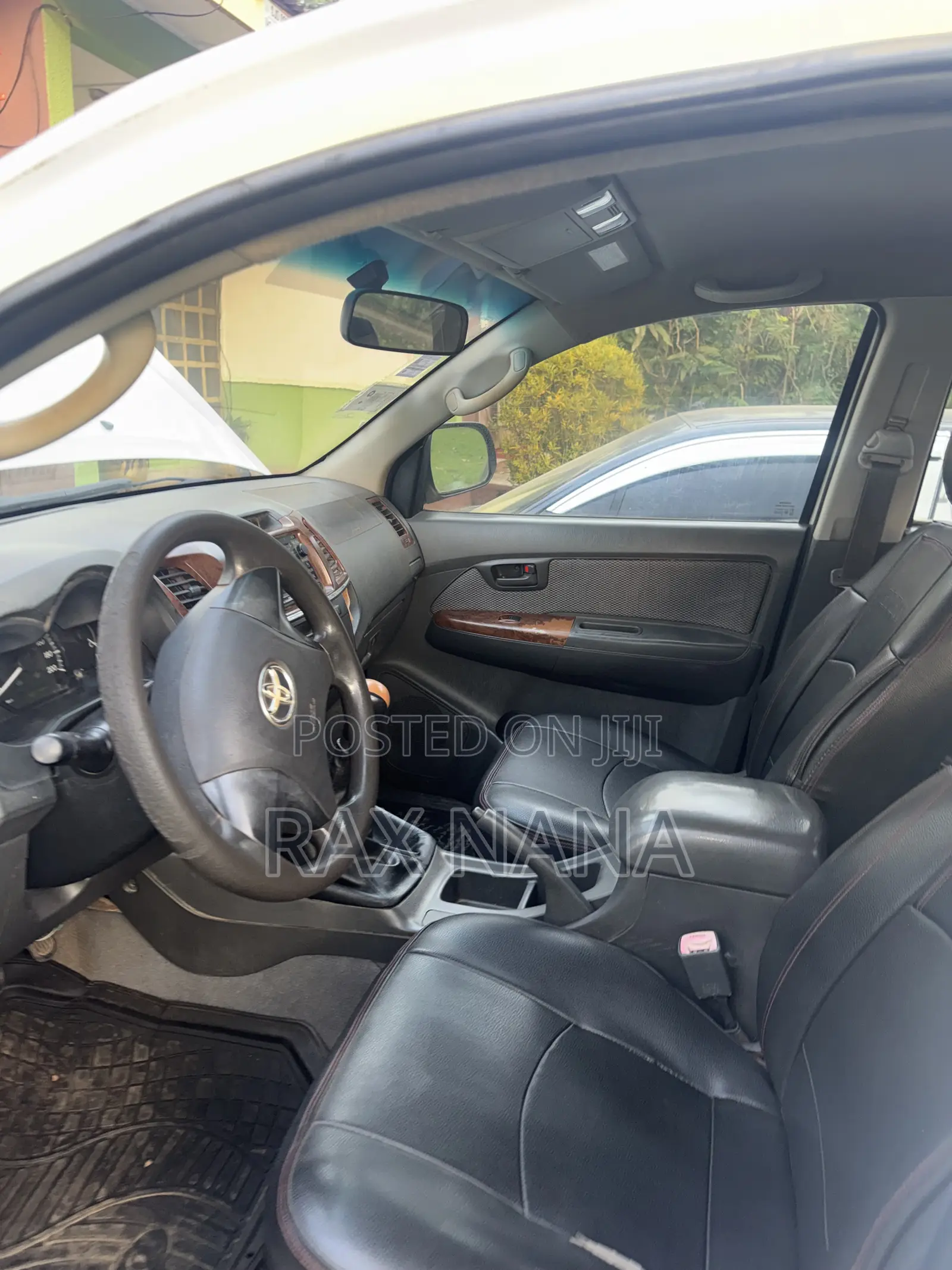 Toyota Hilux 2013 White