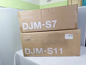 Pioneer DJM S11 Mixer