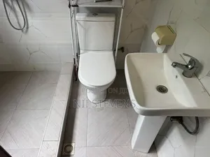 2bdrm Apartment in Afoko Foto for rent