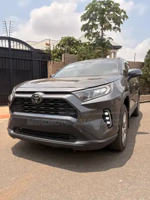 Toyota RAV4 XLE AWD 2023 Gray