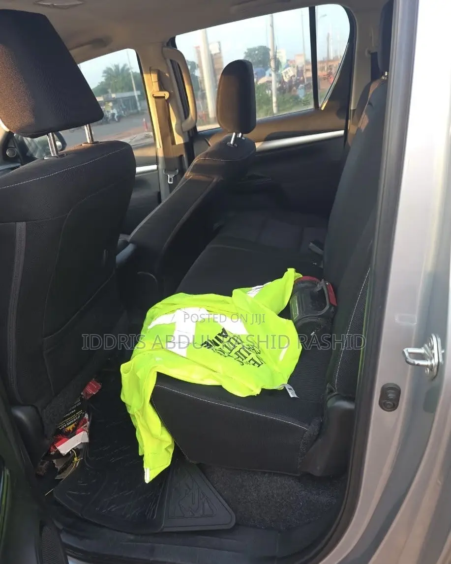 Toyota Hilux 2.4 Diesel 2020 Silver