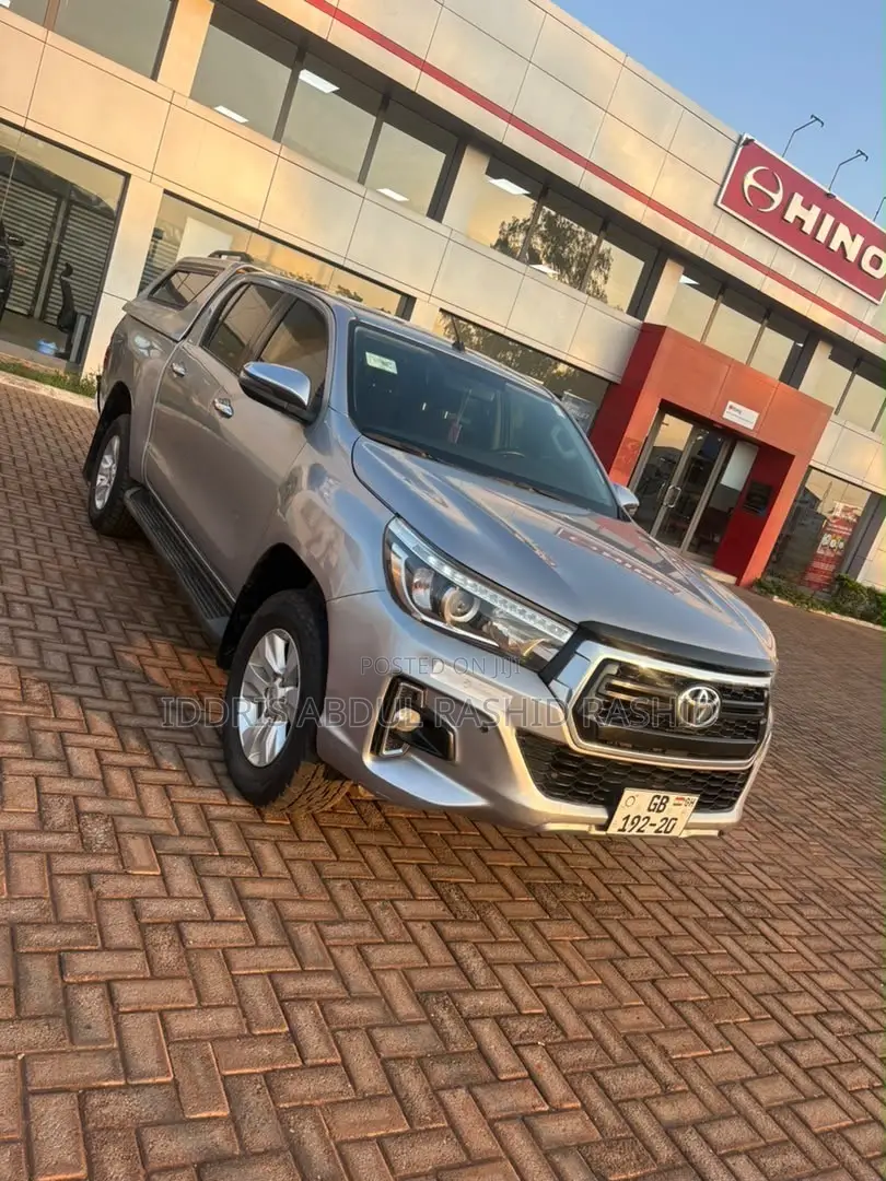 Toyota Hilux 2.4 Diesel 2020 Silver