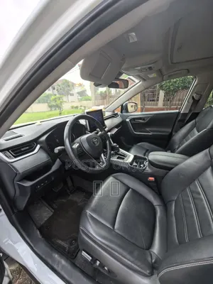 Toyota RAV4 2023 White