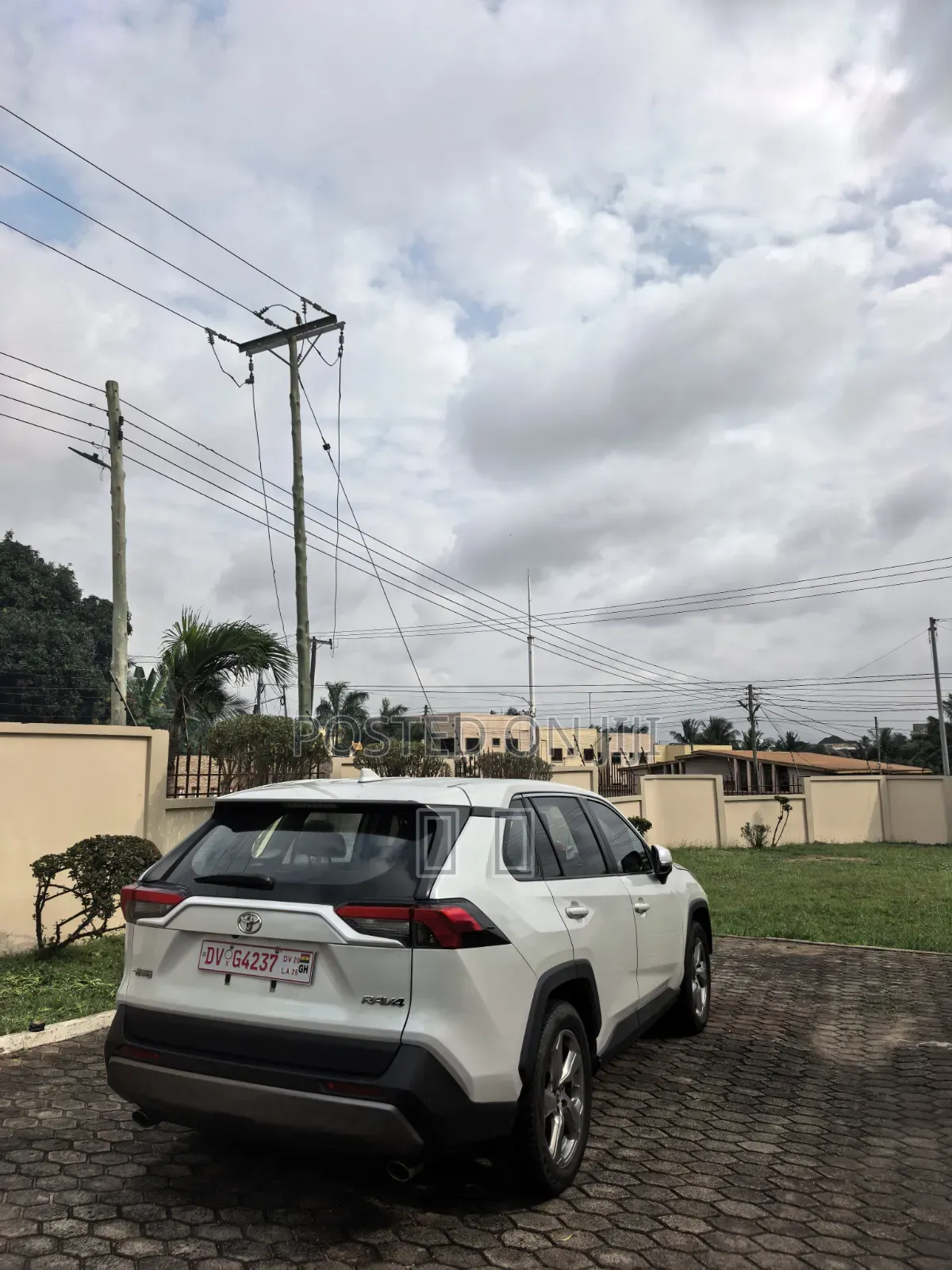 Toyota RAV4 2023 White